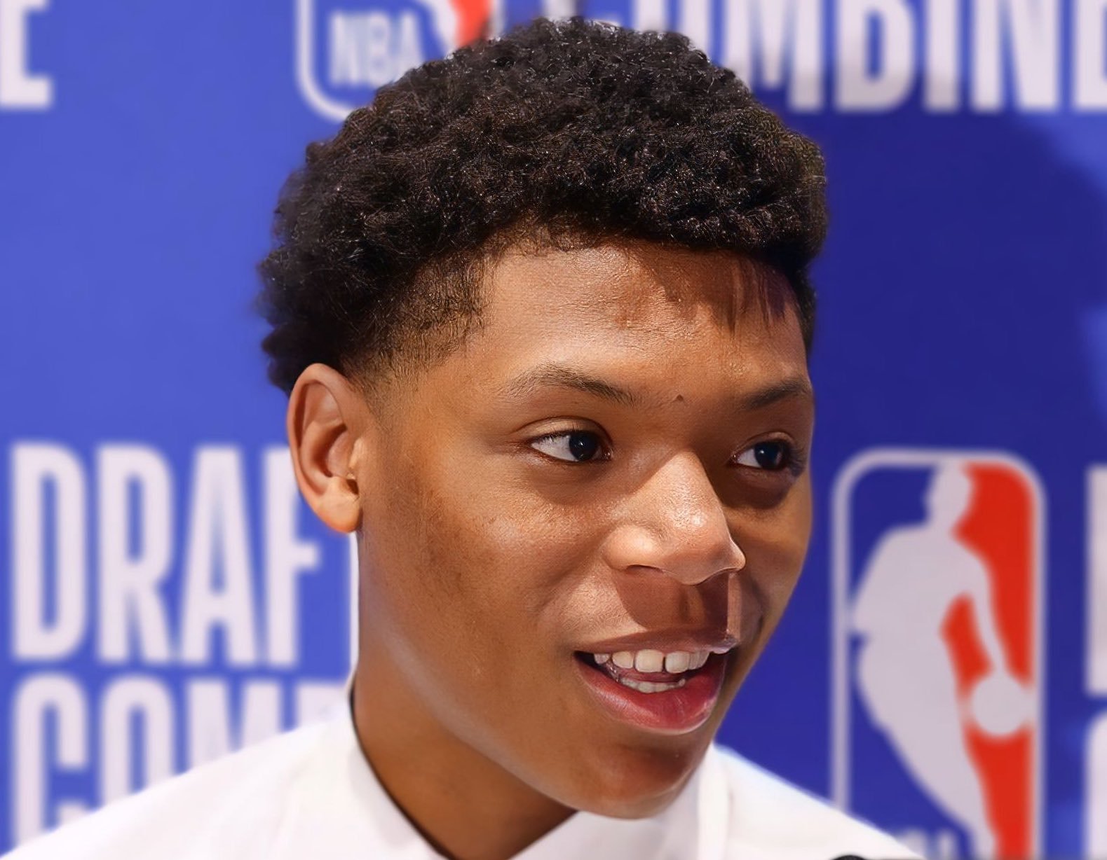 据NBA选秀专家Rafael Barlowe报道，联盟一高管透露，达里尔·莫雷不