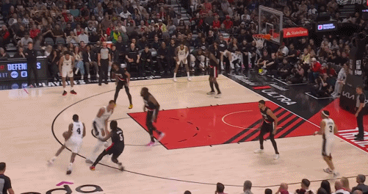 NBA季后赛 马刺客场114-93再胜开拓者，完成19分大逆转，将总比分改写为3