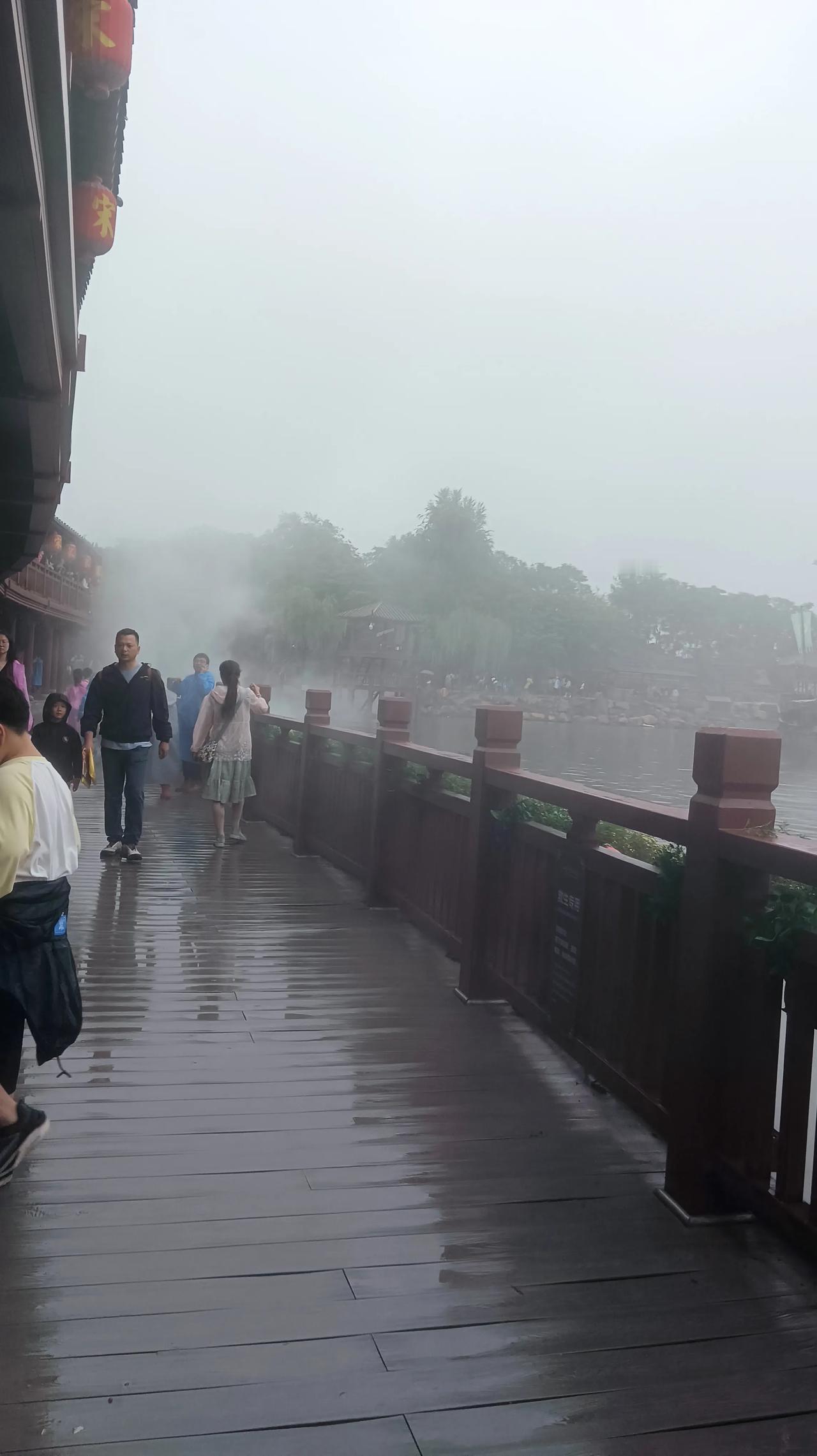 二宝兴奋地说:“妈妈，我知道牡丹的mu是哪个mu了！”

“哪个啊？跟我说说呗！