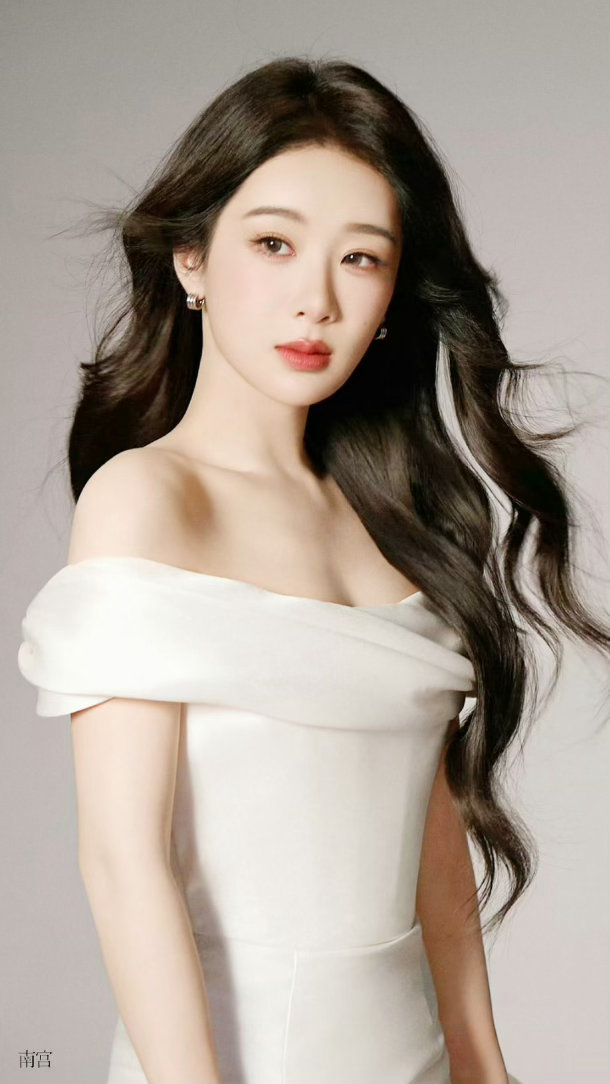杨紫[超话]  yz杨紫董竹君 yz杨紫玉兰花开君再来 愿灿烂的阳光，青春的活力