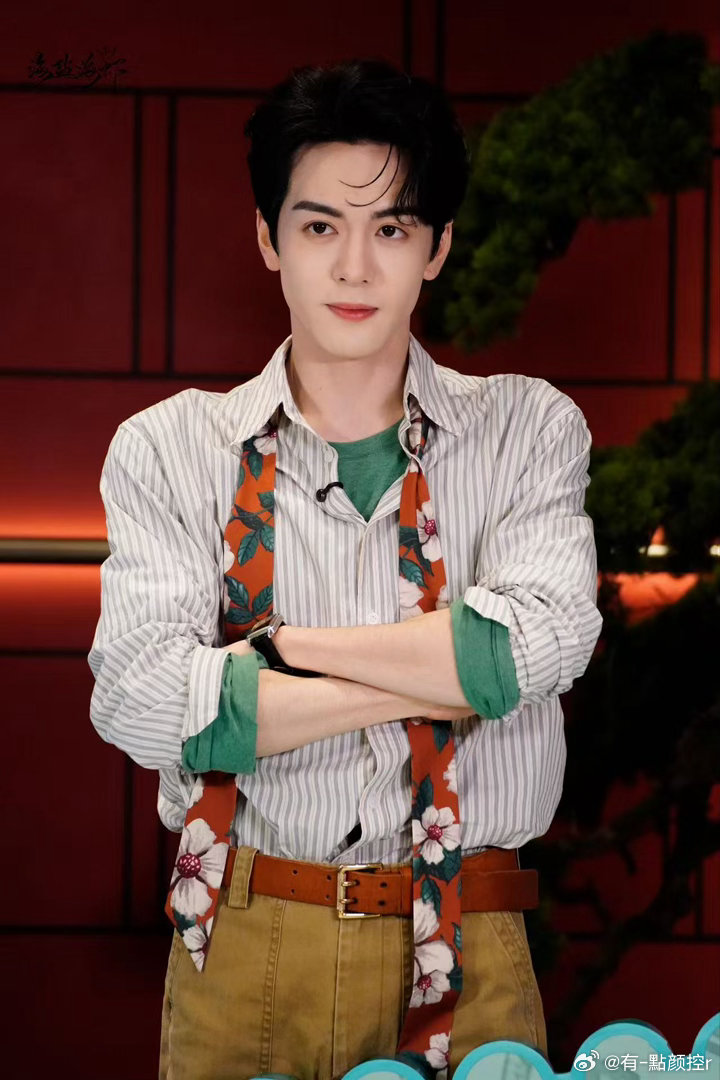 吴老狗失忆了也依旧魔丸九门《九门》21集这段太好笑，吴老狗失忆醒来，人事通通记不