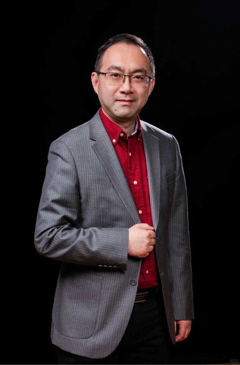 建平西校新校长来啦，你听过他唱歌吗🎤