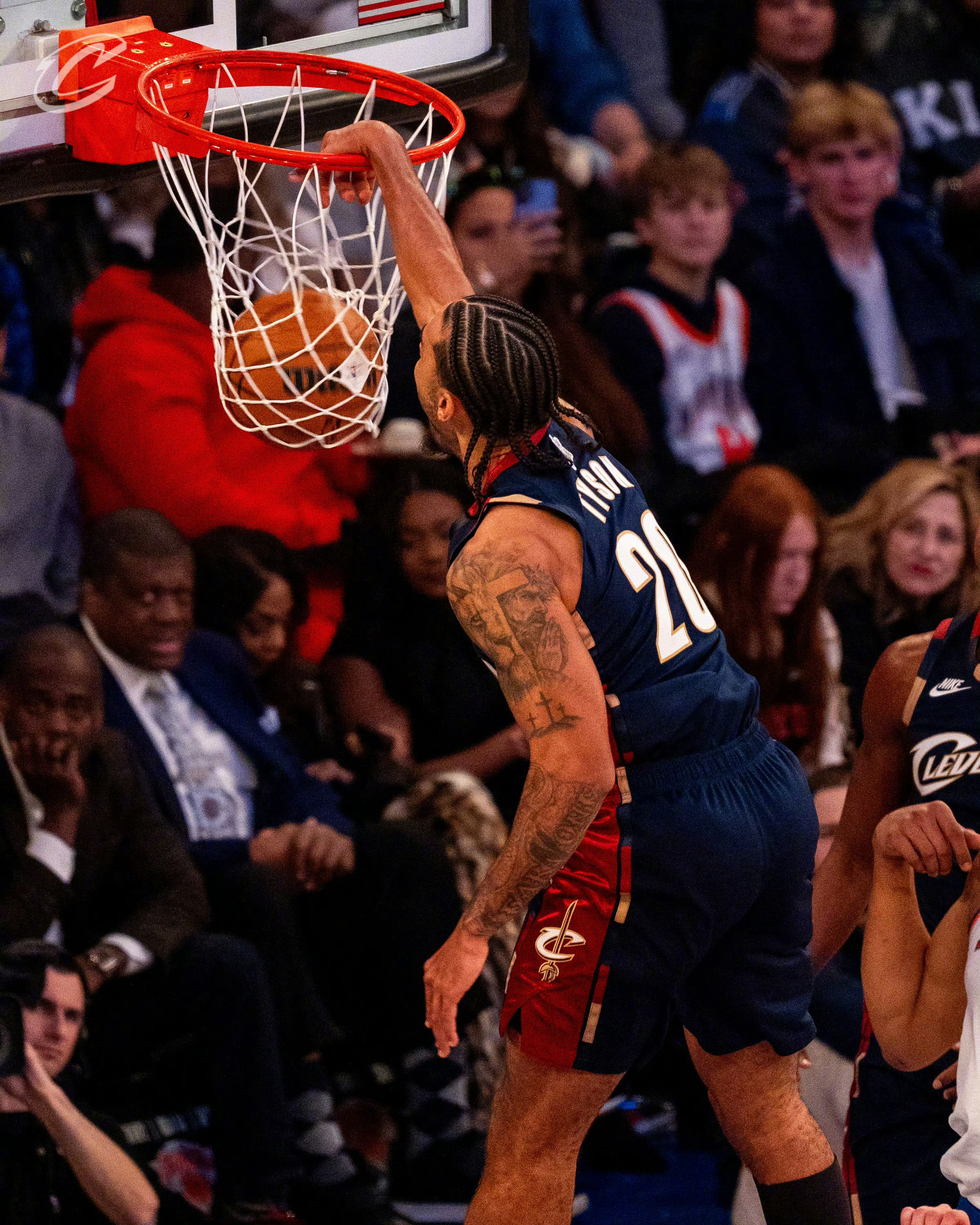 骑士新赛季篮不住克利夫兰骑士 强硬的泰森👊 