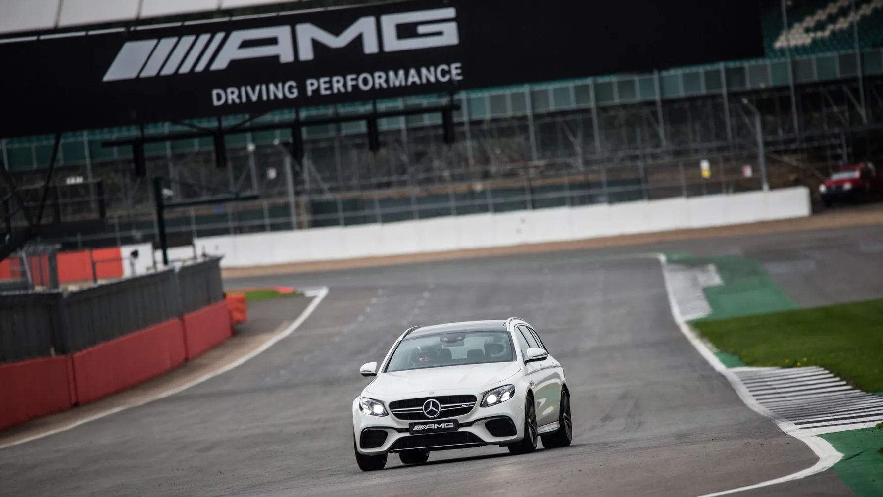 213代E级 瓦罐王 AMG E63S Estate|马师精选 瓦罐车奔驰