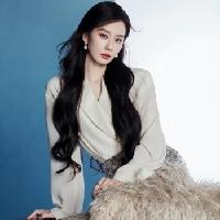 我的今日状态：😁轻松愉快
我这里的天气：🌤️多云
成熟美人刘诗诗穿搭写真