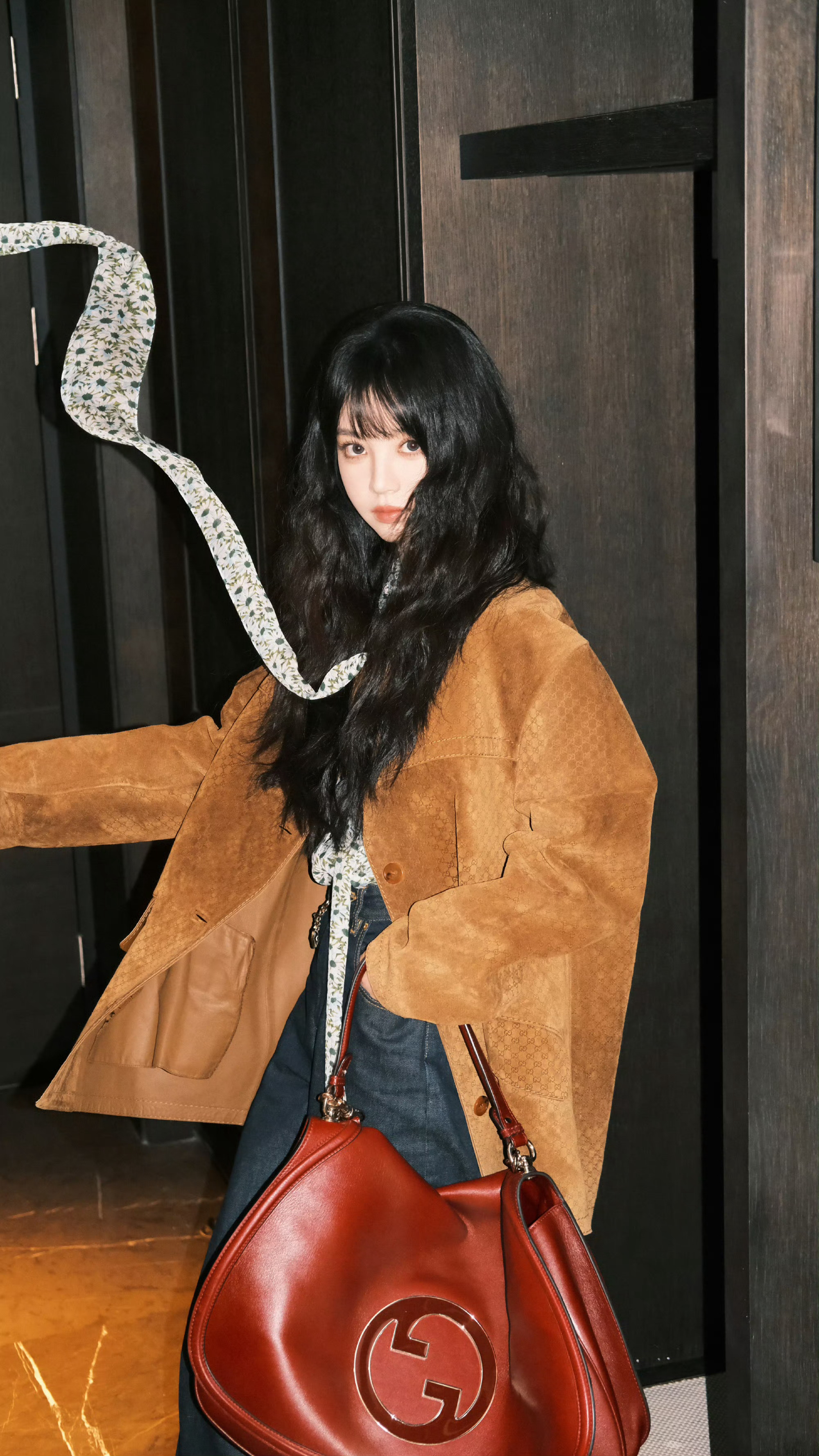 田曦薇飘带花衬衫造型 田曦薇飘带花衬衫造型真的好美啊[羞嗒嗒]港风look我超爱