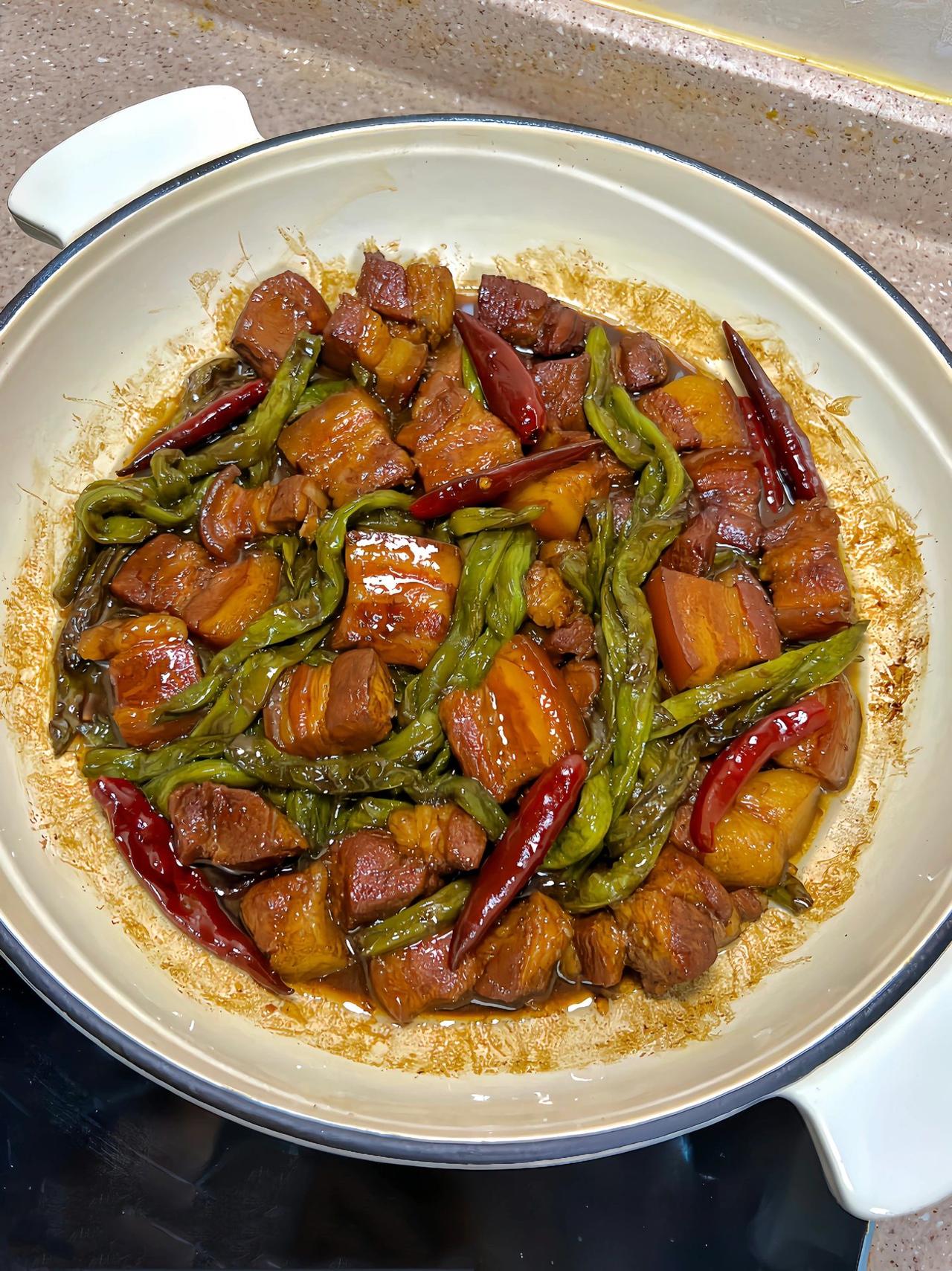 奶奶这个做炖肉的方法好厉害啊！！！

奶奶教我的这个五花肉炖豆角太牛了！

这个