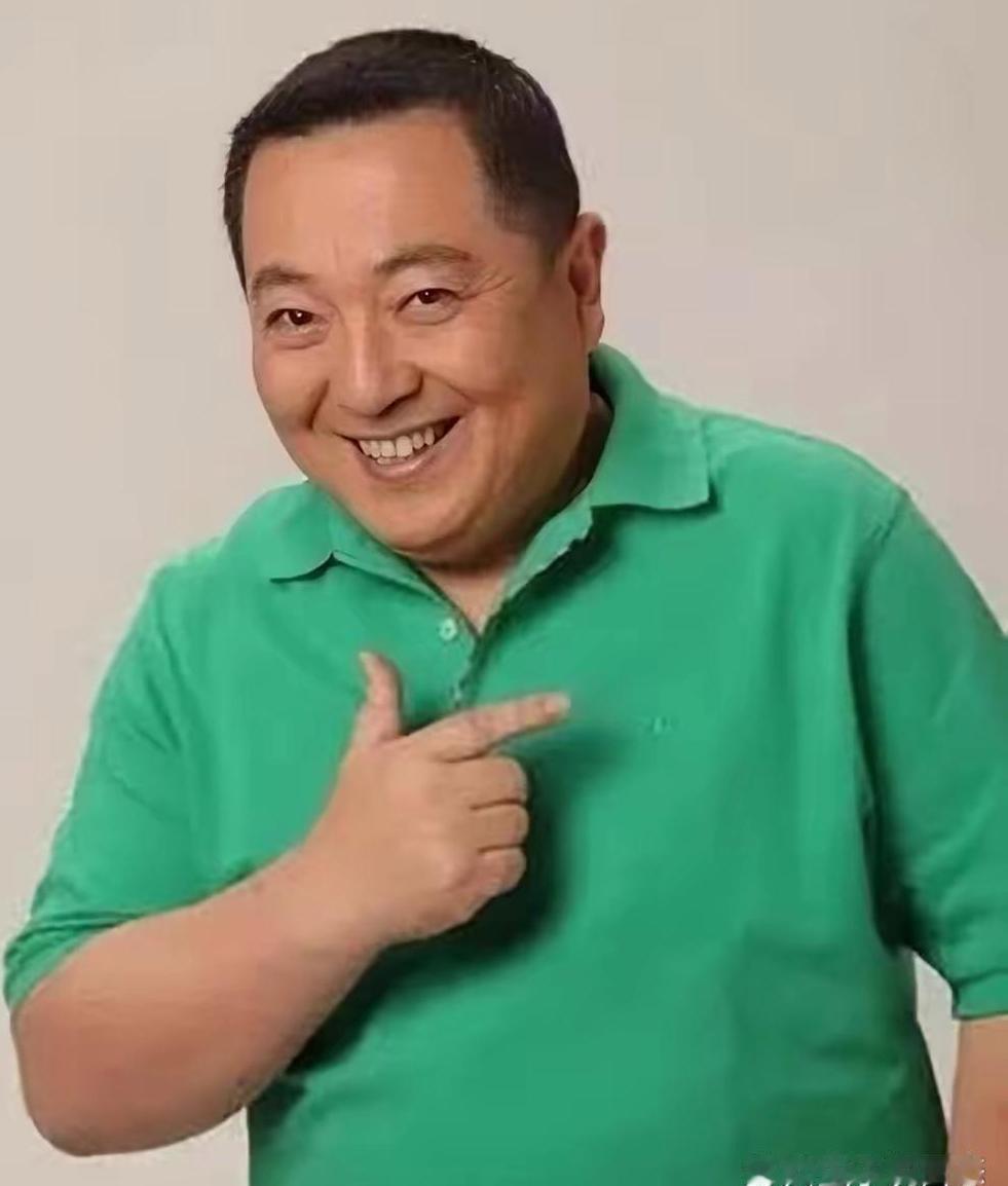 他拉着她的手，声音不大但很清楚，如果他走了，让她一定要改嫁，别耽误了自己。