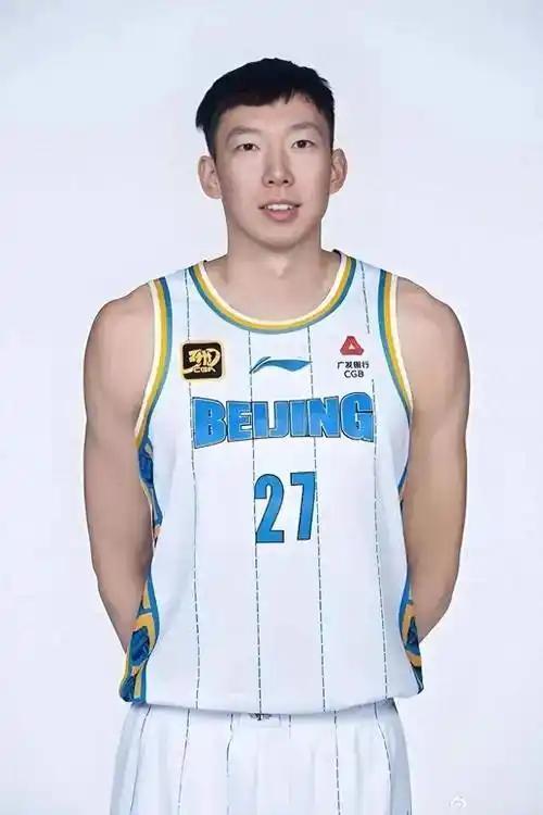 昨晚北京首钢88比73大比分战胜广东宏远，晋升CBA季后赛四强。
广东输球最大的