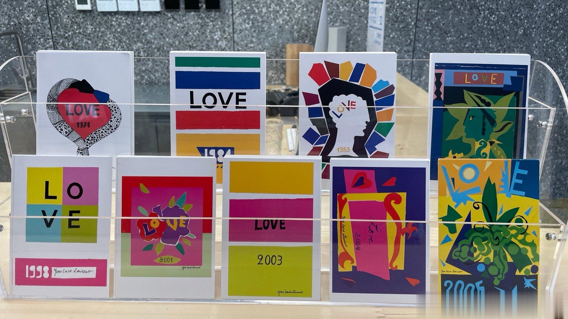 不高兴抑郁的心情，我也经历过，这很正常。除了情绪低落外，抑郁可能还会有失眠，对事