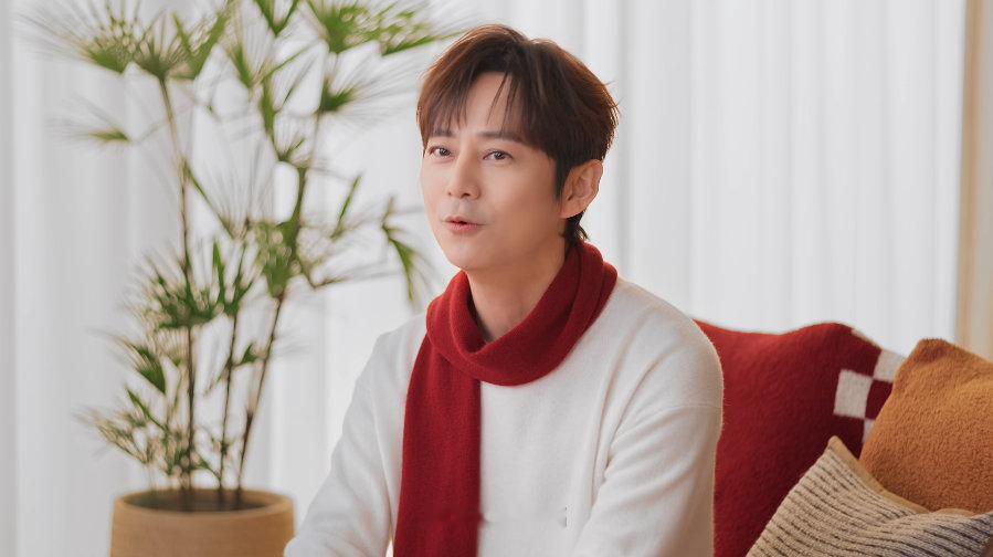 何炅眼中的AI健康朋友，藏着最朴素的健康期许~他说健康是福，新的一年不用跑太快，