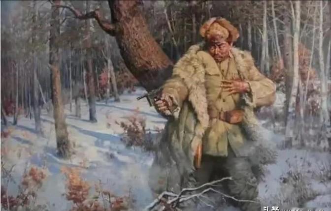 杨靖宇遇害当晚，叛徒们摆了庆功宴，请客的是张奚若。

酒桌上推杯换盏的喧闹声里，