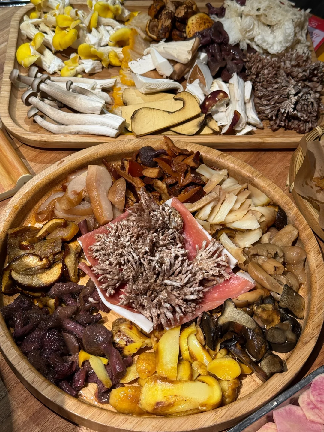 南京吃到的！正宗的云南菌子火锅！