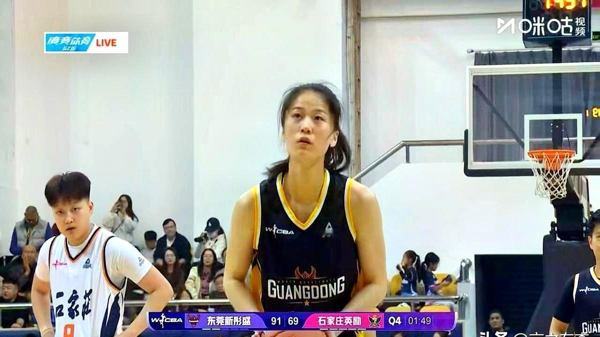 王丽丽拼了命也带不动，这球输得太憋屈。

开局石家庄还咬得住，靠王丽丽和外援戴维