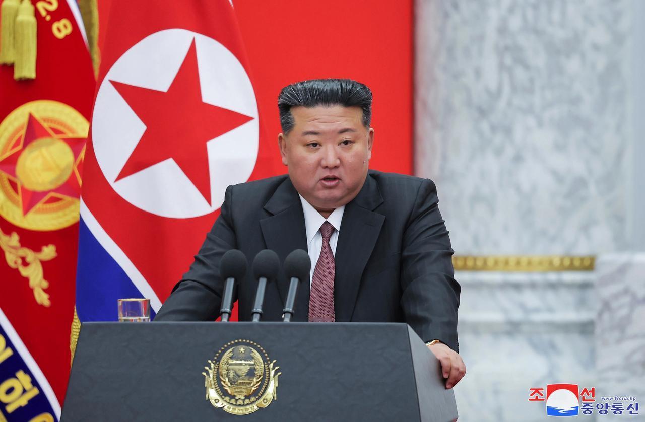 【十年风云变幻，金正恩终于来了，韩国却不敢来了】
9月3日，天安门广场将迎来一场