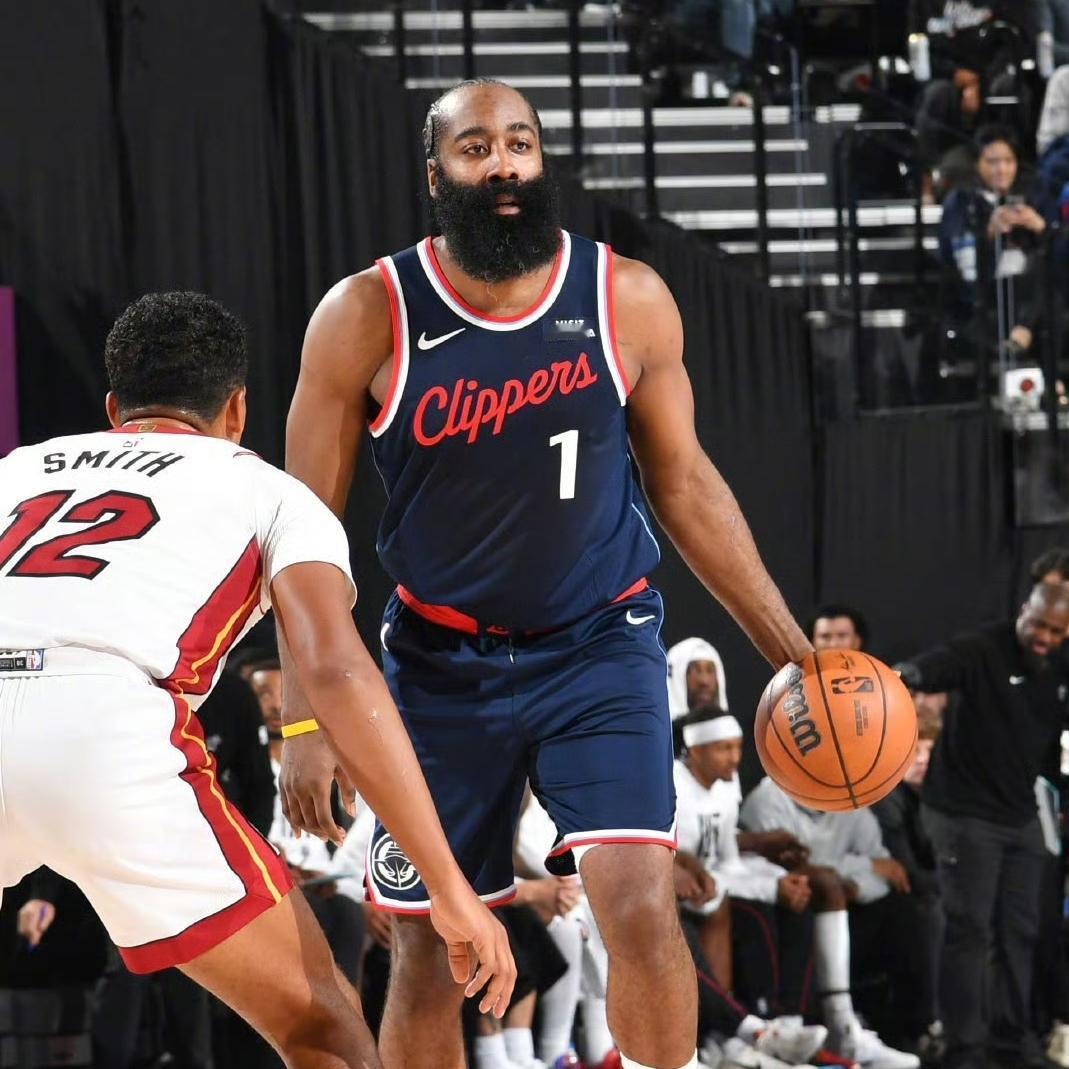 快船随队记者所言极是呀！

快船随队记者一针见血地指出，球队在背靠背对阵雷霆时显