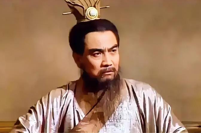 为什么称曹操是“卑鄙的圣人”? 

 逃亡路上误杀吕伯奢全家，曹操望着满院尸体凄