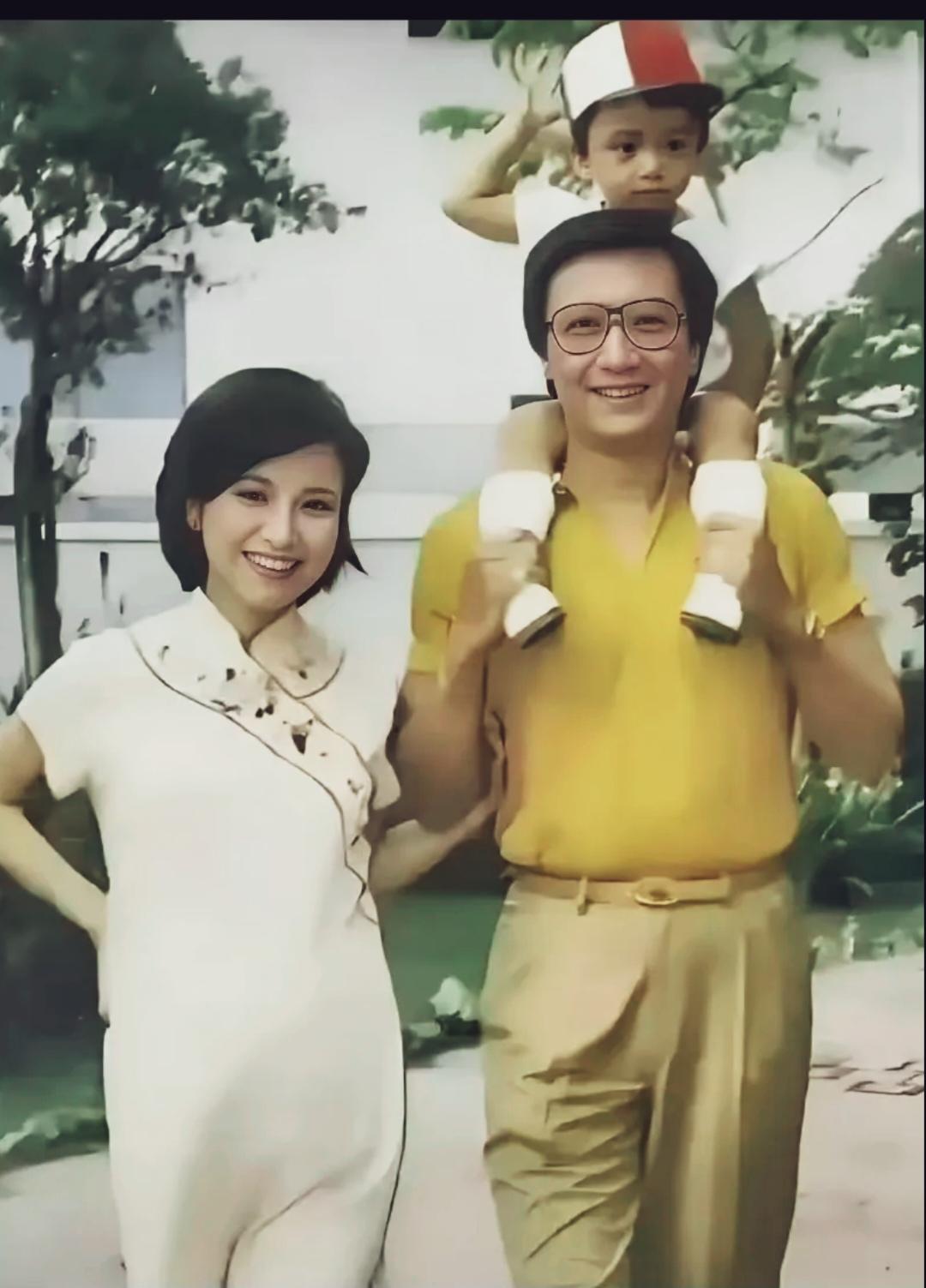 难怪谢霆锋那么帅！原来爸爸妈妈颜值都那么高。