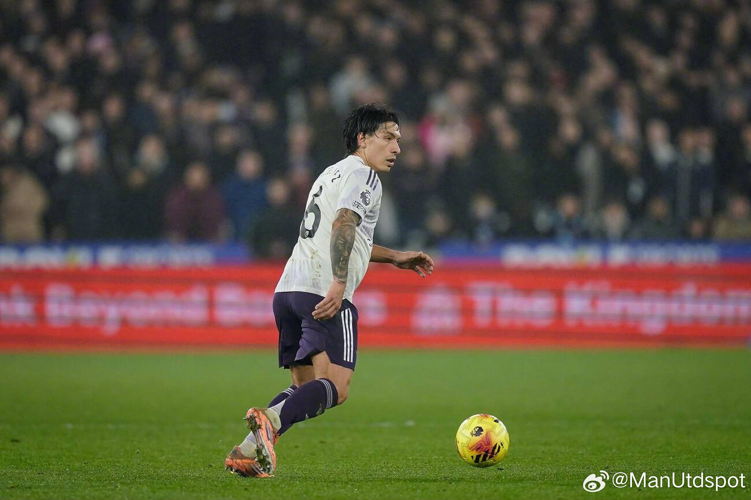 邮报CW：利马将缺席明天曼联对阵维拉的比赛，他的恢复期比预期的长一些，预计他可以