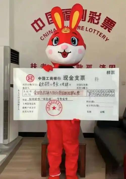 啥是洗钱？给你举个最易懂的例子：你买彩票中了800万，国家扣20%的税，到手64