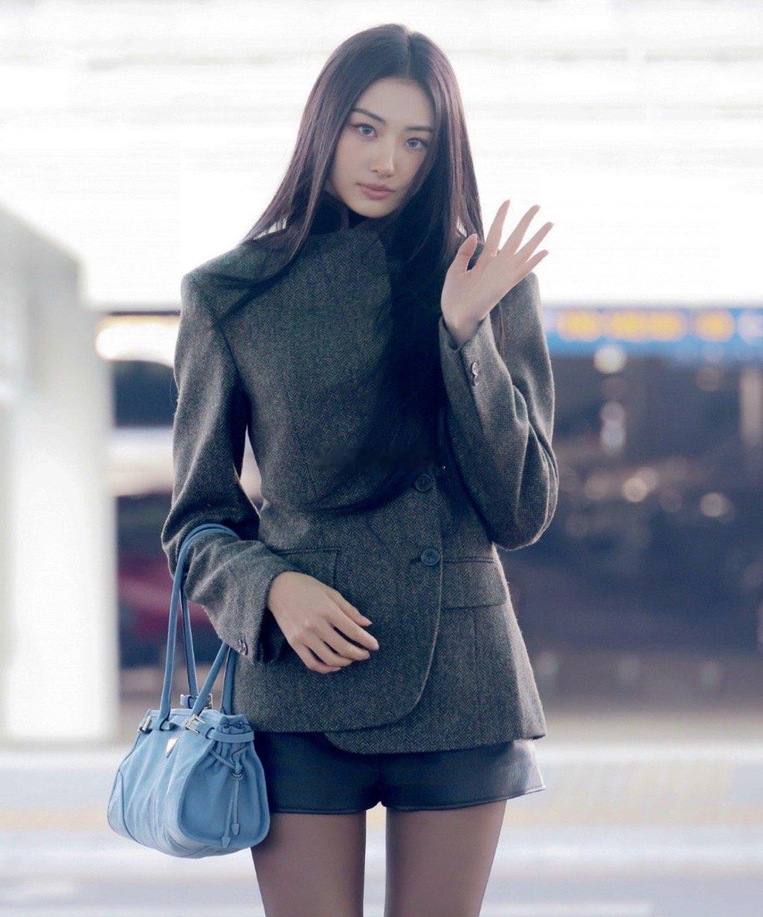 Prada米兰男装秀｜普拉达大使团启程米兰！低调诠释意式优雅，Win林汉洲、Ka