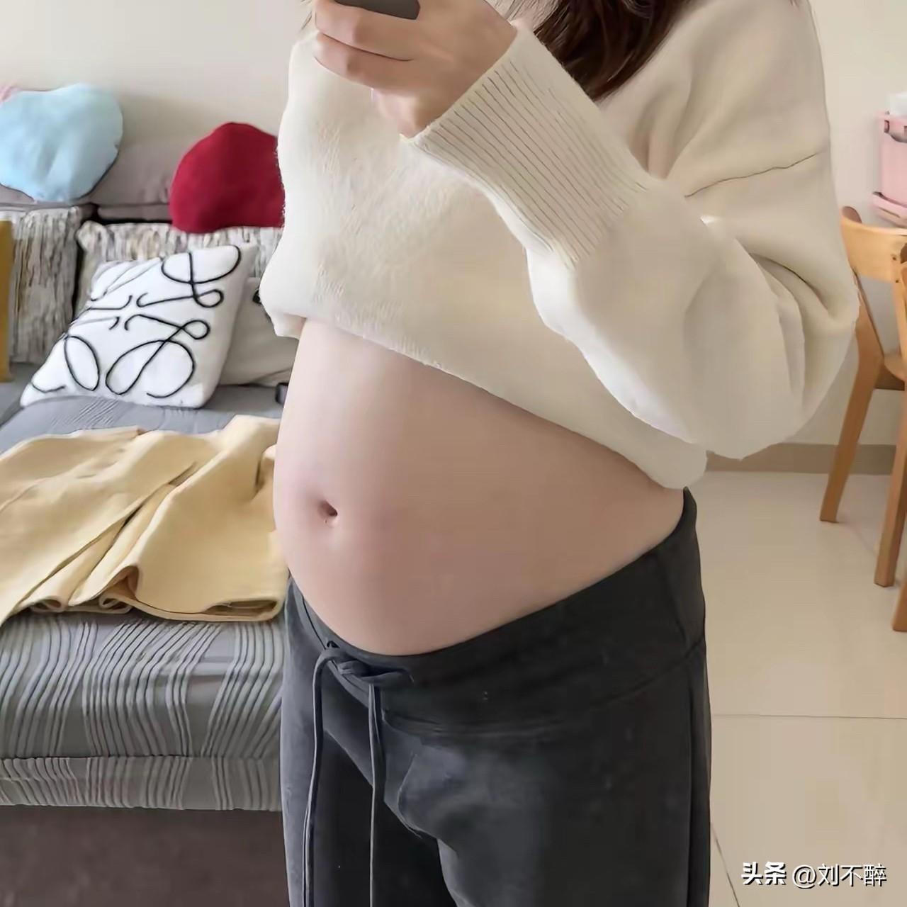 小婊妹“荣誉”了，回家休学。刚刚上大一，就“满载而归”！老舅气病住院，看来我要备