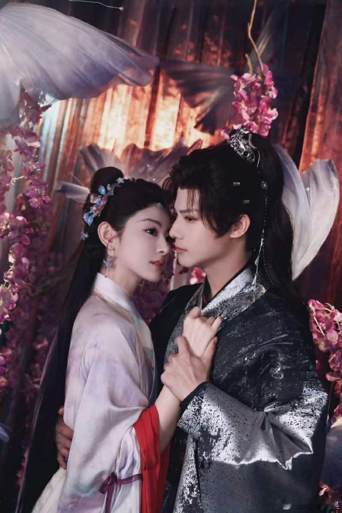赵晴郑业成红豆售后郑业成生日会嘉宾是赵晴 红豆的售后真的是十足了，郑业成生日会嘉
