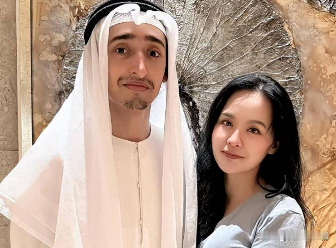 2018年，在湖南留学的迪拜富少，看上了一个离异带孩子的中国女子，他为了追求这位