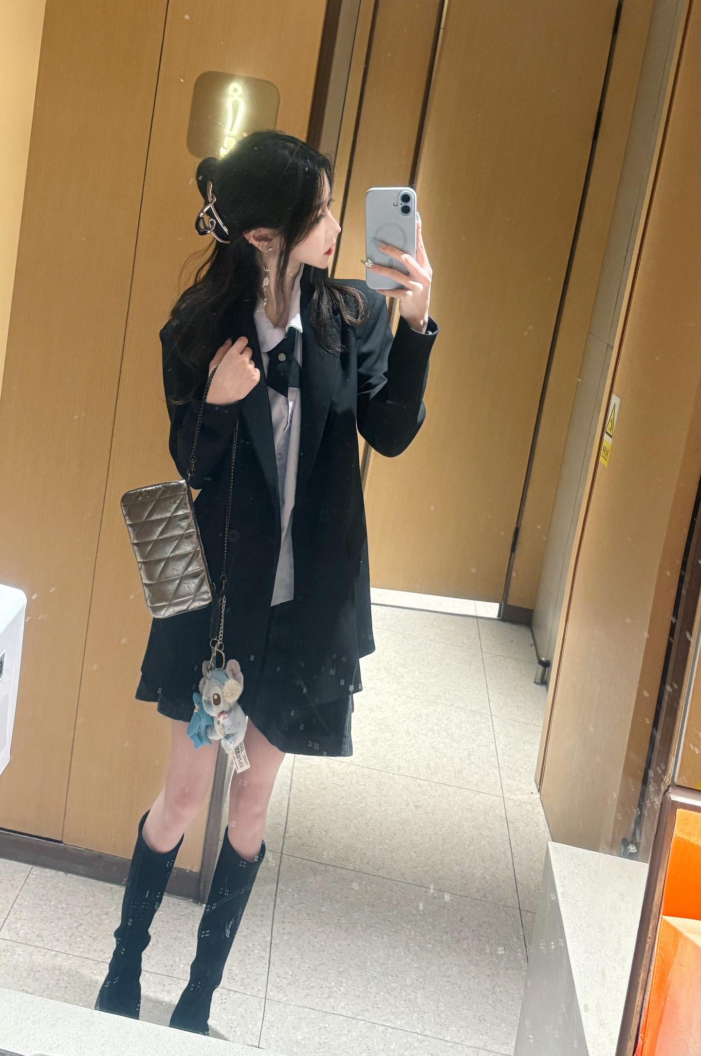 我是一个频繁流泪的人 但也不妨碍我成为一个勇敢独立的小女孩