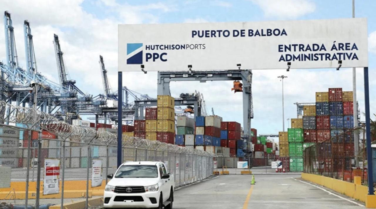 026 年 4 月 8 日，巴拿马外长阿查站在镜头前甩出一句重话，他公开质疑中国