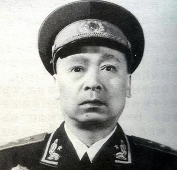 1935年沙窝会议后，周纯全任中央政治局委员，红军总政治部副主任，地位高于时任红