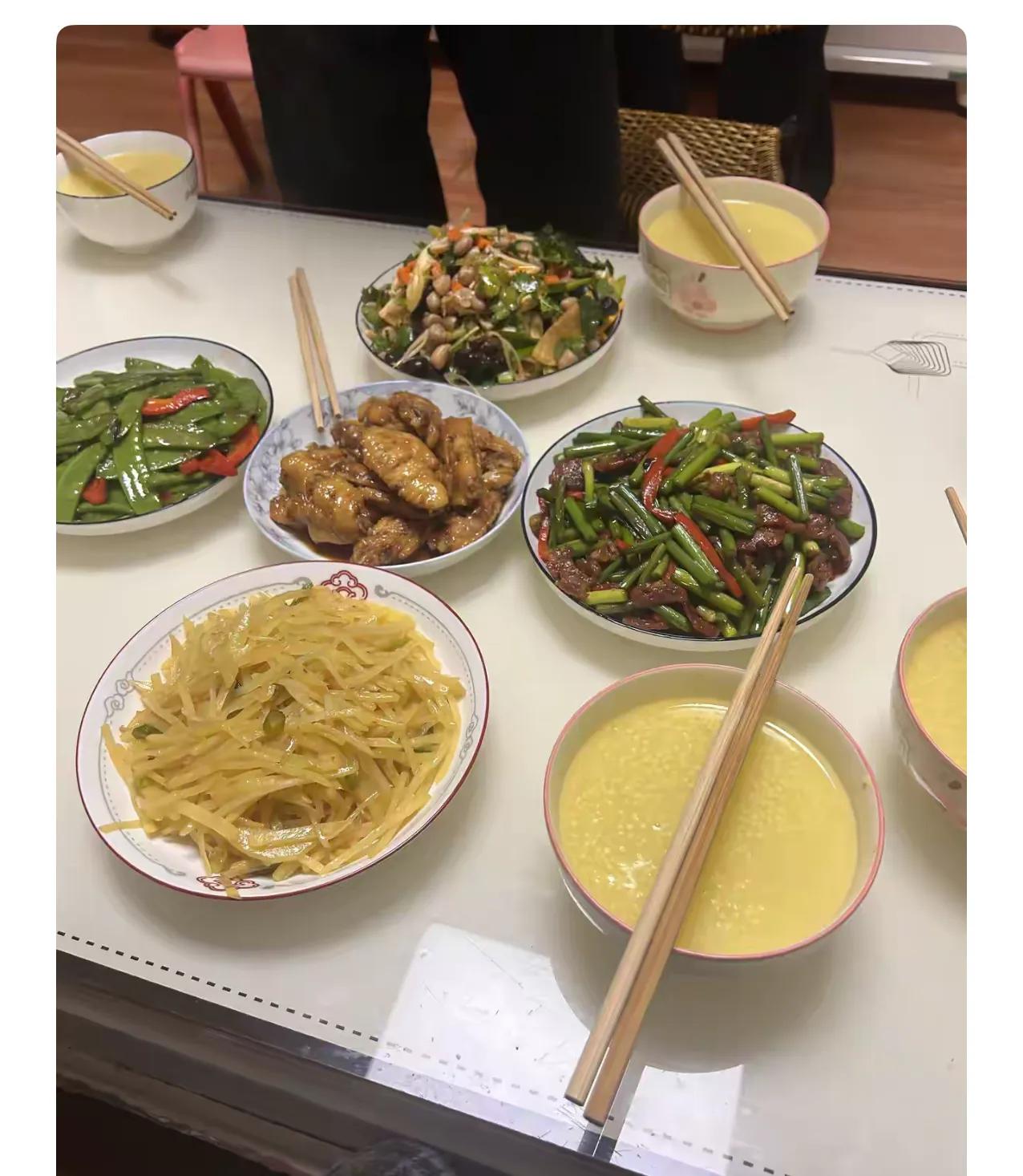 我特别喜欢我婆婆，不是客套话，是真喜欢

我婆婆62岁了，她退休了，每个月的退休
