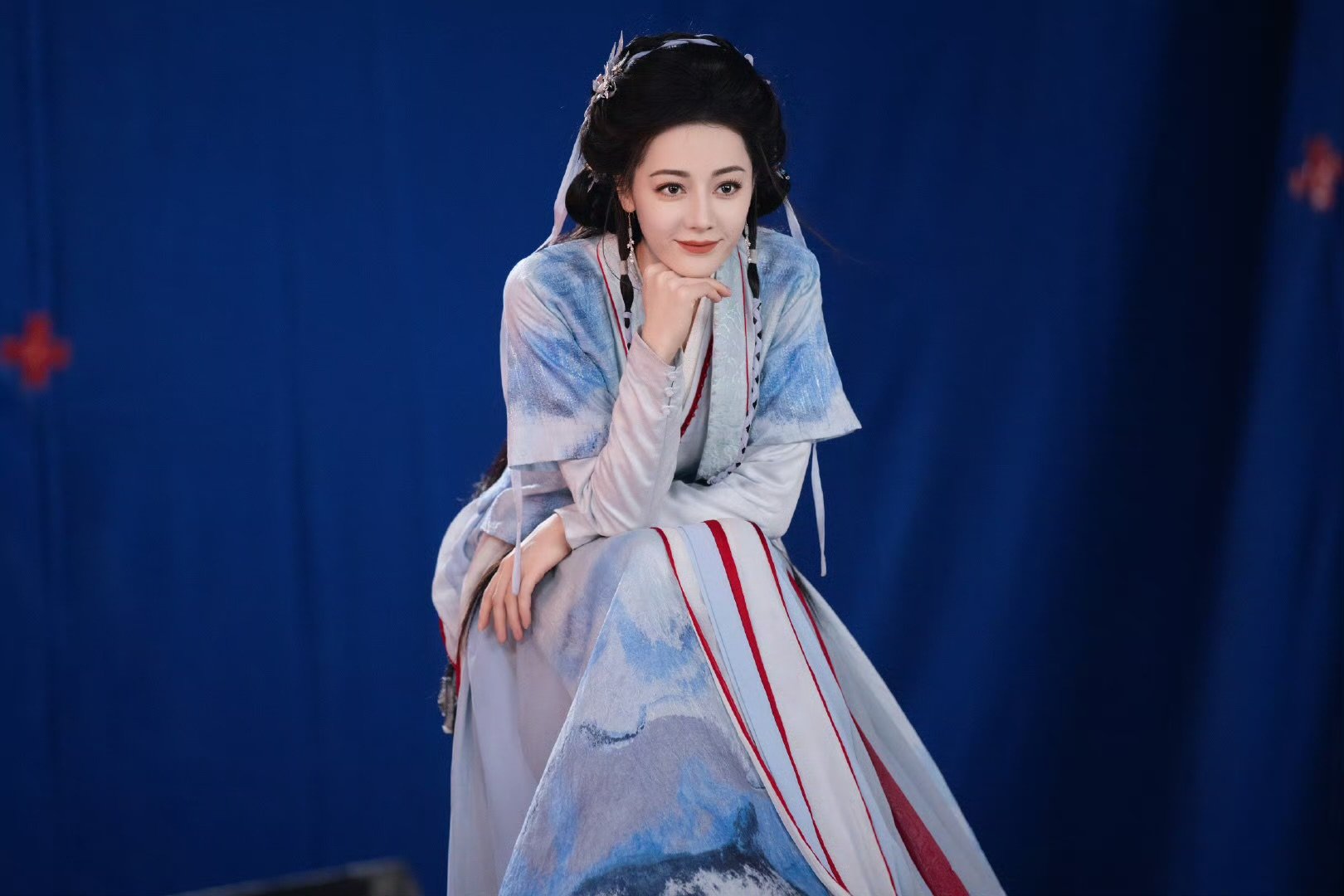 迪丽热巴提灯引路迪丽热巴新剧大事很妙迪丽热巴新剧大事很妙 ​​​