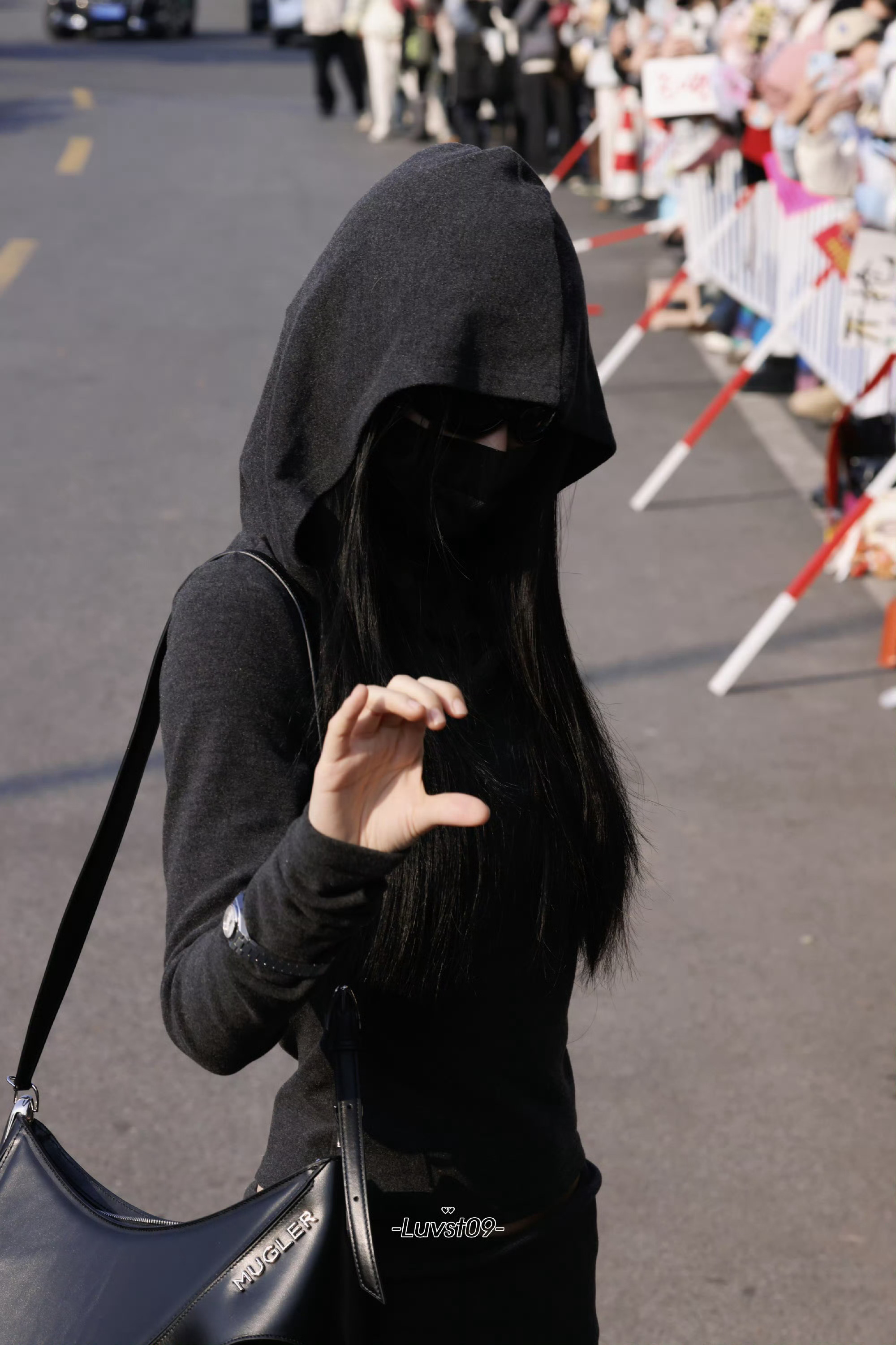 虞书欣  宝宝。你也在等吗超级期待新歌！！！ 