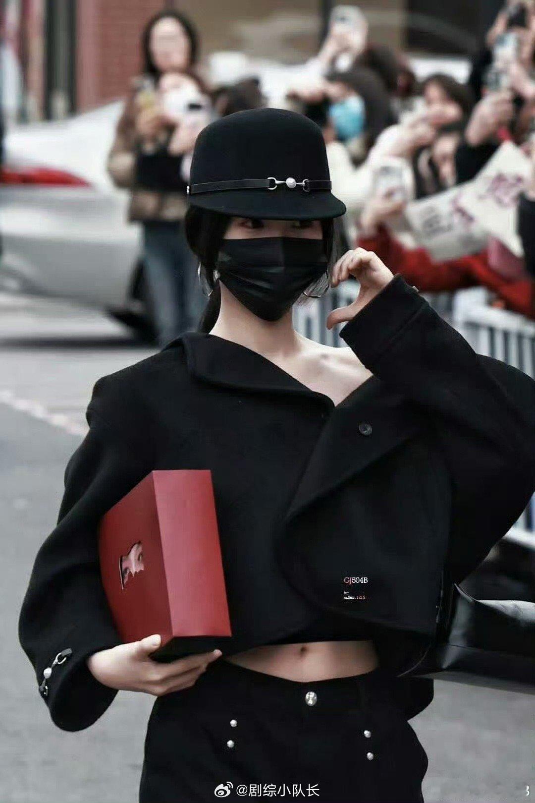 拿到虞书欣新专的我太得劲了 虞书欣用新专辑重新定义了“实体诚意”！除了必备配置，