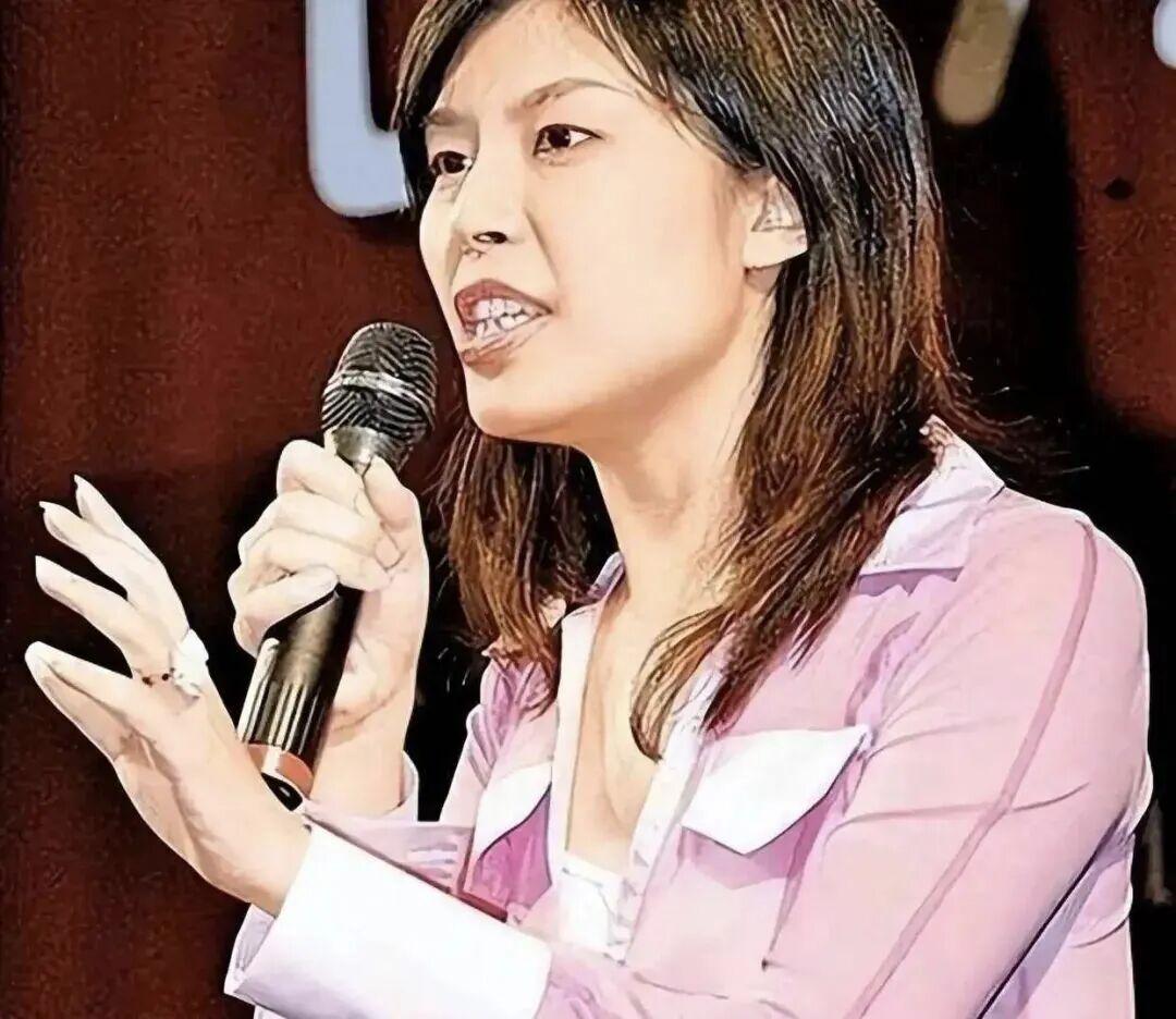 郑丽文在6月8日，在一次座谈会上称：”通过武力和强迫的方式，来解决两岸问题的人，