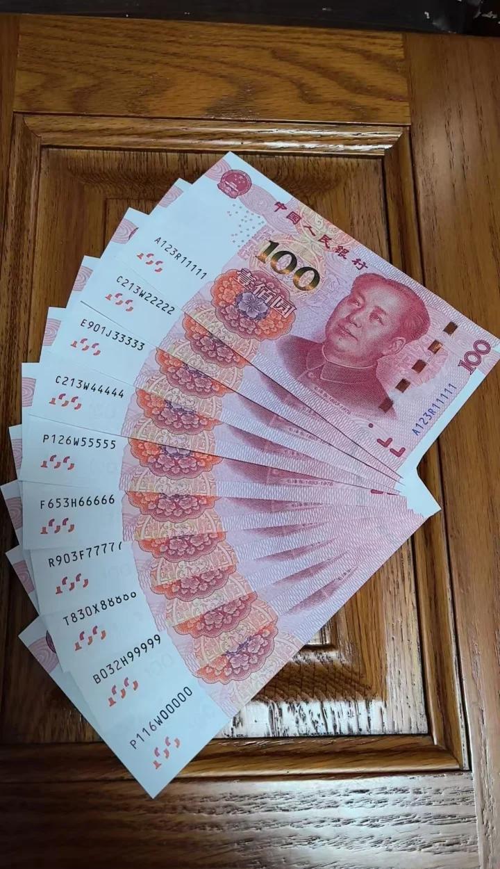四川这学霸郭峰，伪造假币，能通过验钞机。本有保送名校的机会，却因非法持枪被判刑，