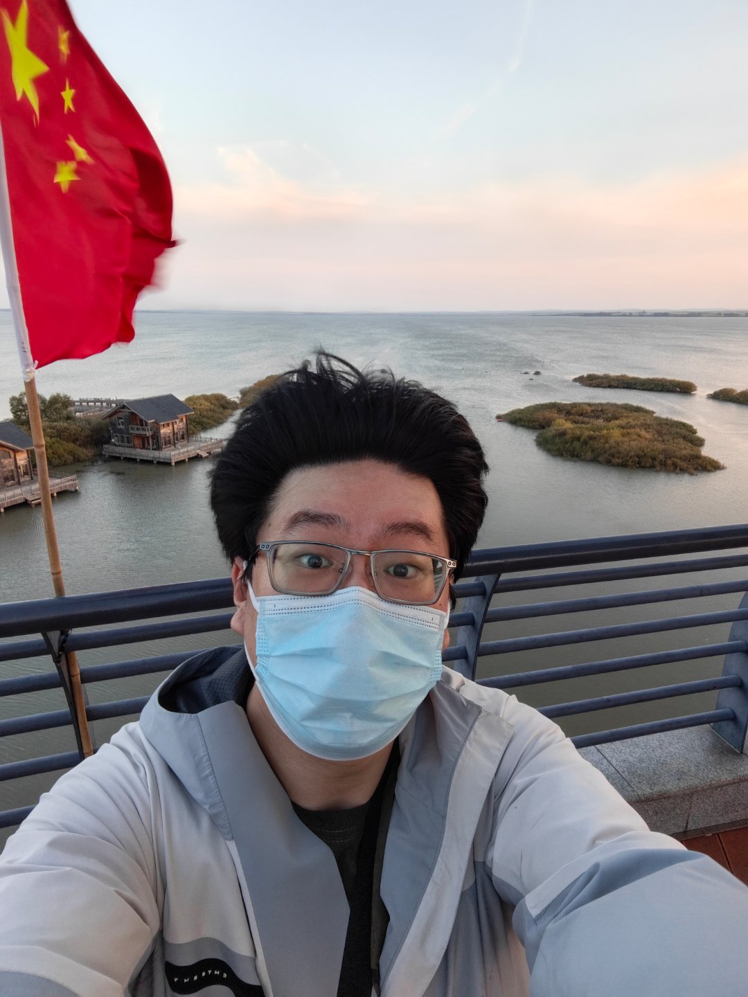 差点儿没吹飞我 ​​​
