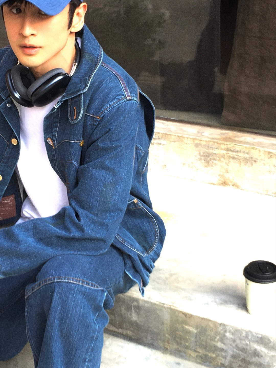 张云龙月下烟火 zyl张云龙周涯 “当我抬头仰望原本漆黑的星空 是你的出现让它变