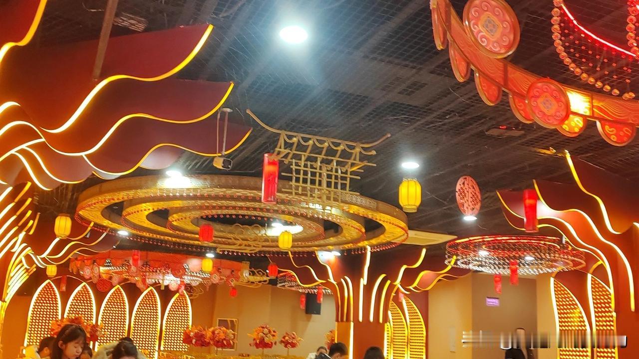 我会毫不犹豫的给父母，但是，这也是有前提的。

我记得自己拿到第一份工资时，毫不