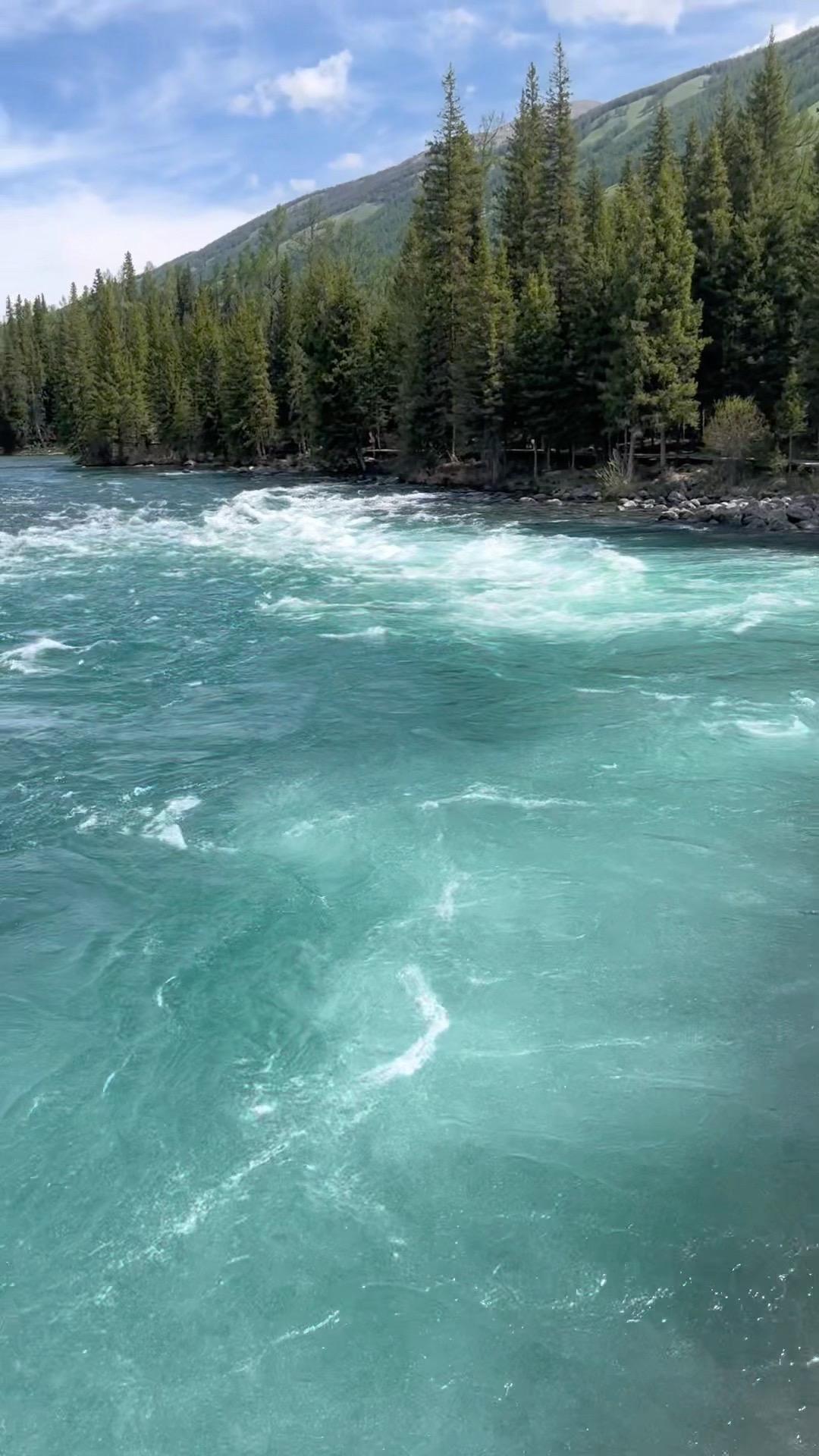 大部分底层父母只关心子女提供的回报 根本不在乎子女的艰难处境 他们在乎...