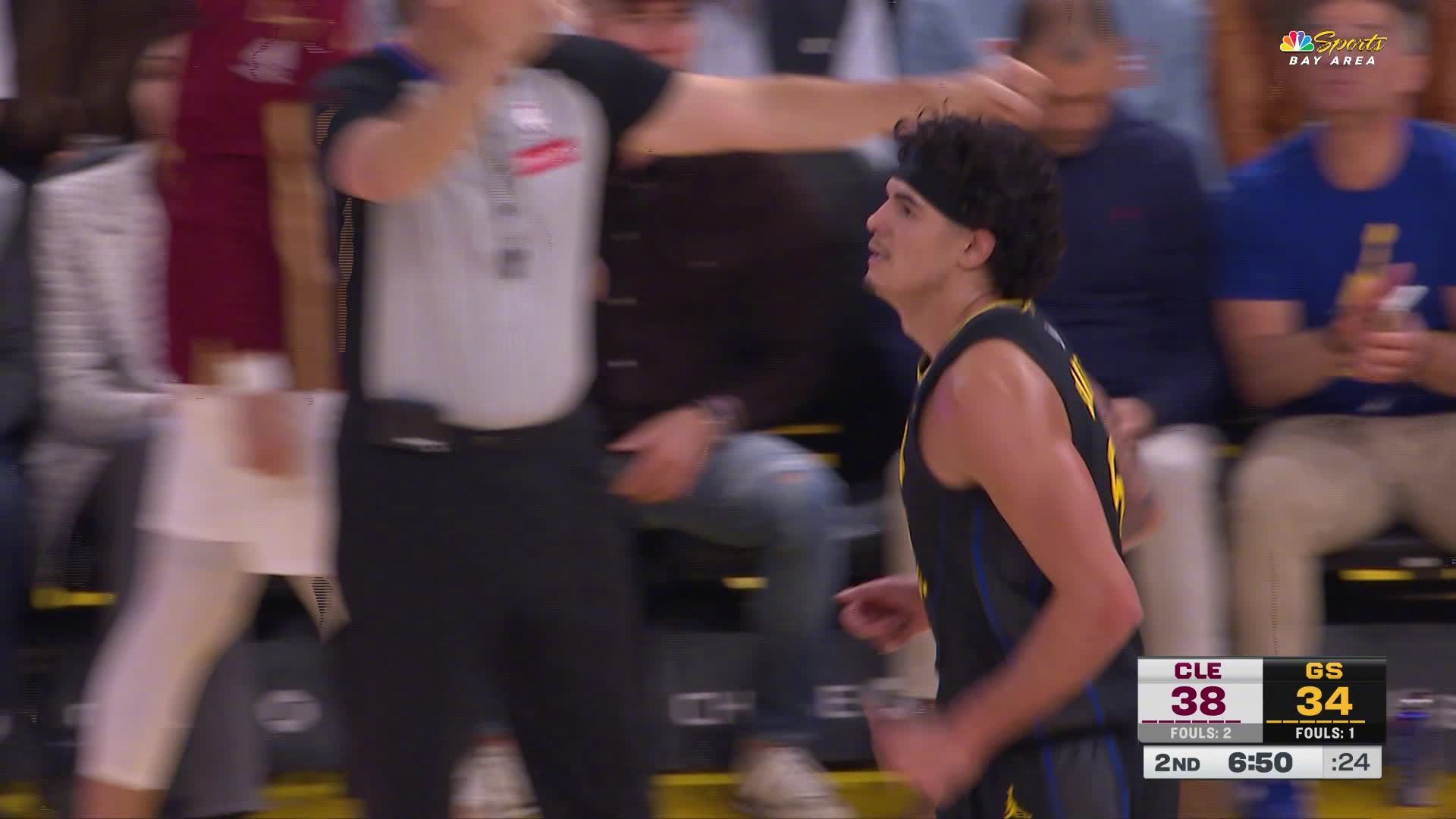 桑托斯反手上篮得分！！勇士34:38骑士。骑士vs勇士