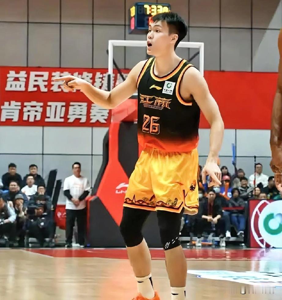 庞峥麟这是被对手限制住了，还是被队友限制住了？

前面几场比赛，场场有20+、3