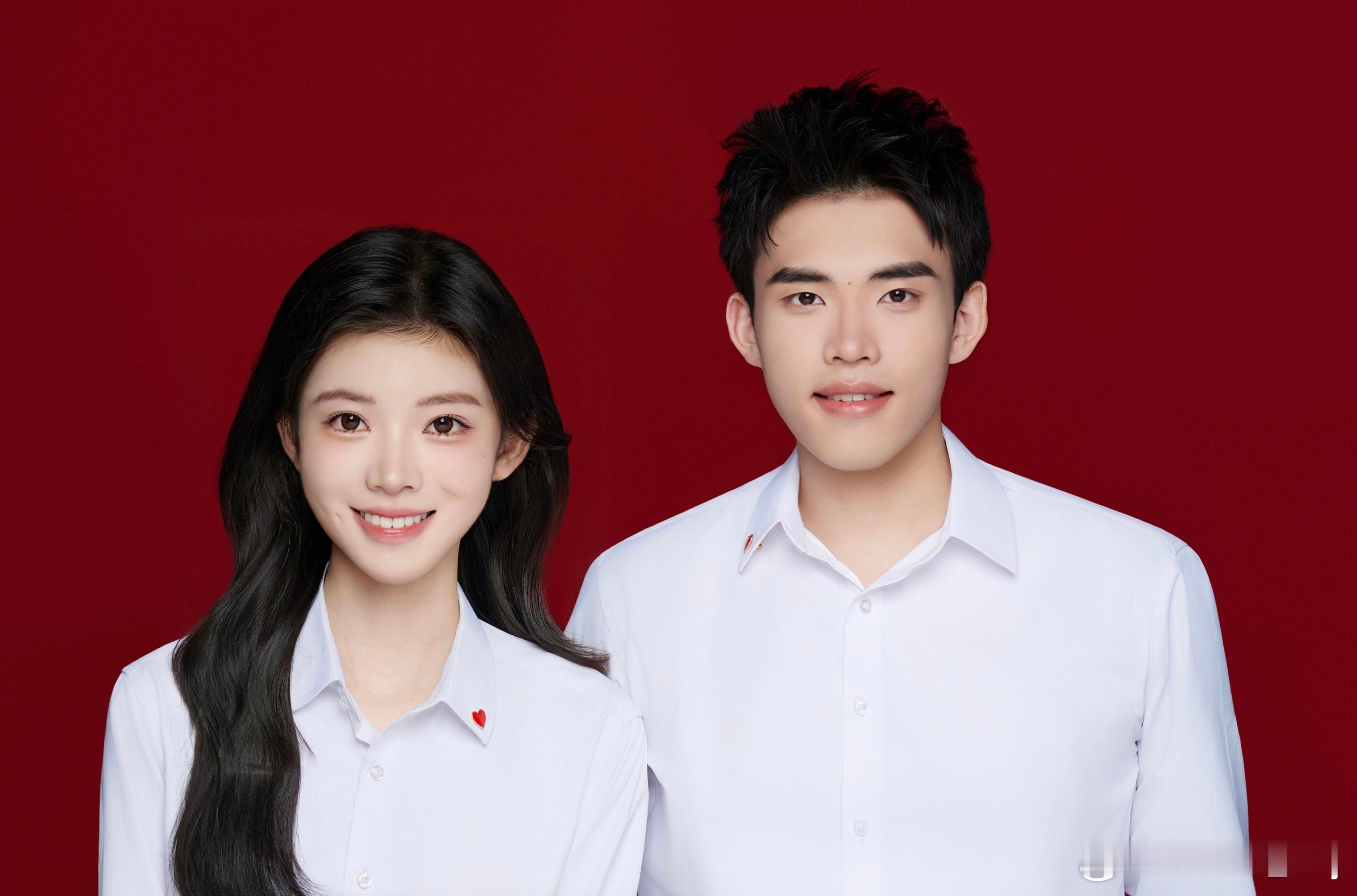 家人们 俺登记照出来了[猪头] 闹了点小插曲 pym下楼拿喝的 我自己坐在那等修