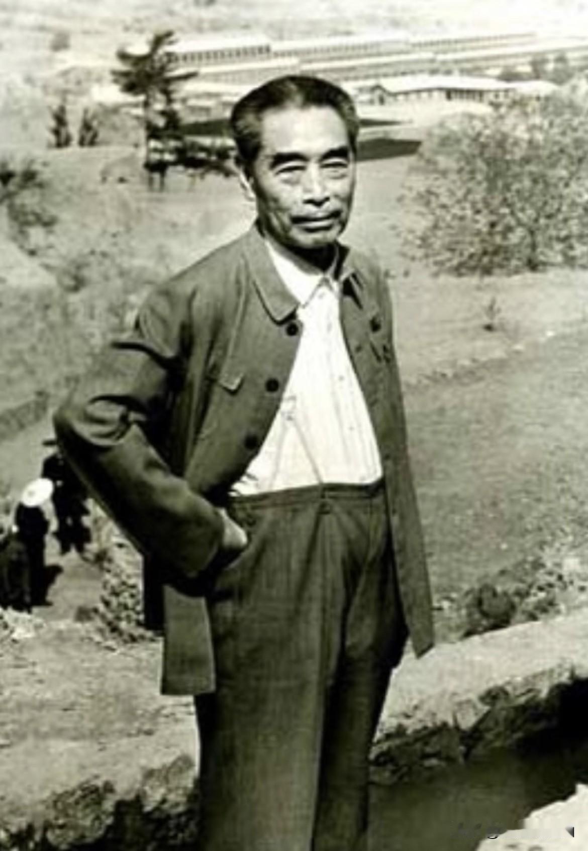 看到周总理最后一次在大寨的照片，心理发酸

1973年4月，周总理最后一次来到大