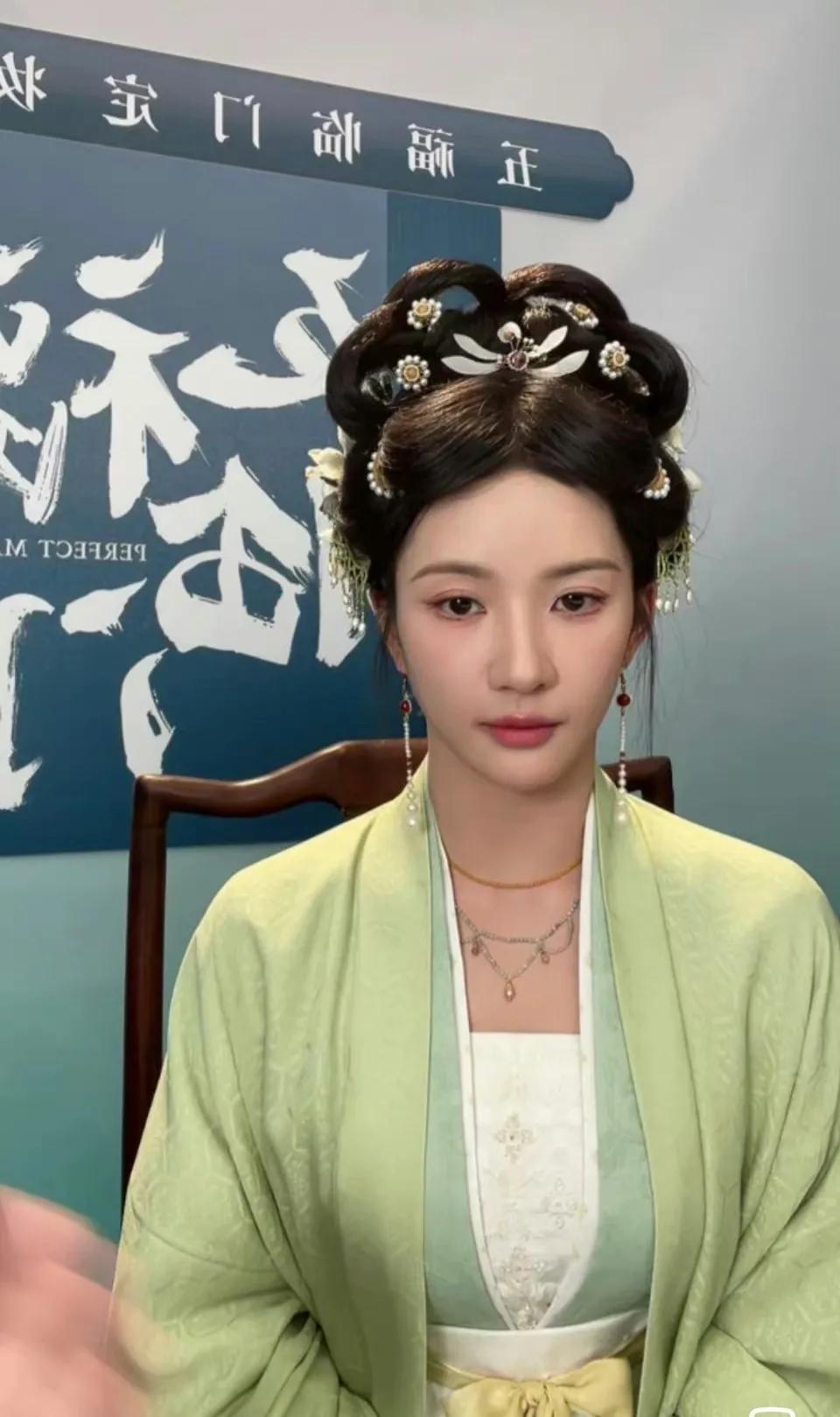 来看看于正新剧《五福临门》定妆照，觉得这戏祝绪丹辞演可惜？