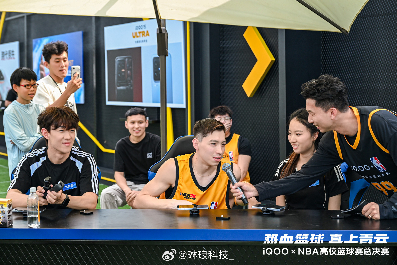 线下打球不够过瘾？直接在手游赛场再战一局！青云竞技台现场体验拉满，iQOO 15