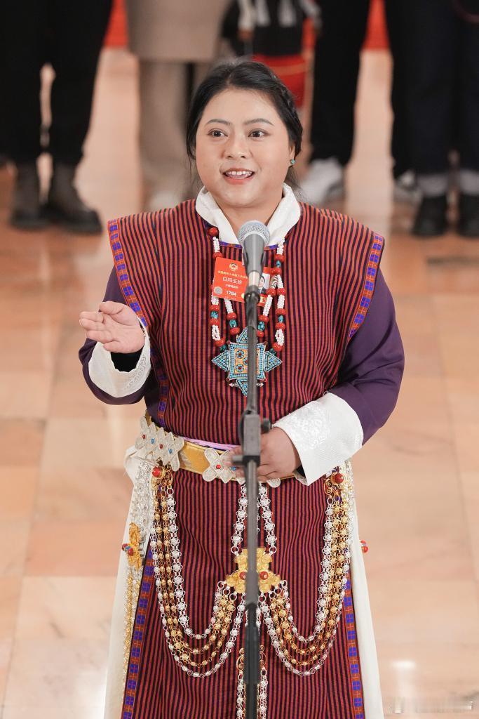 2025年两会聚焦 【西藏墨脱老百姓吃上生态旅游饭】3月10日，全国政协十四届三