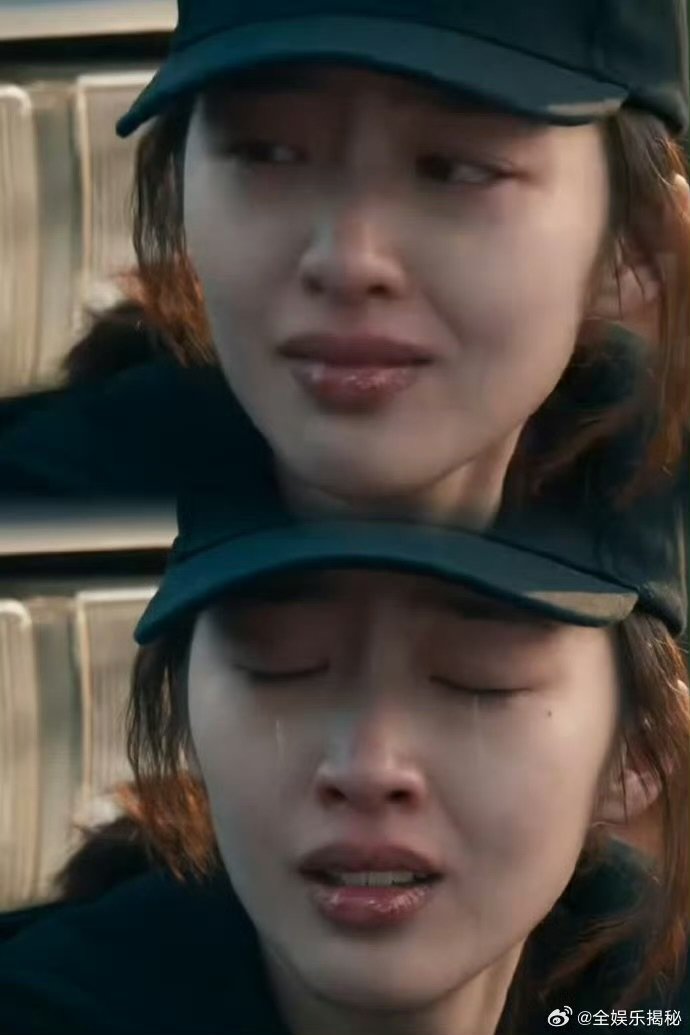 一秒镜头也能看清邓恩熙的悲痛邓恩熙哭戏感染力拉满！眼眶含泪隐忍克制，情绪真实又有