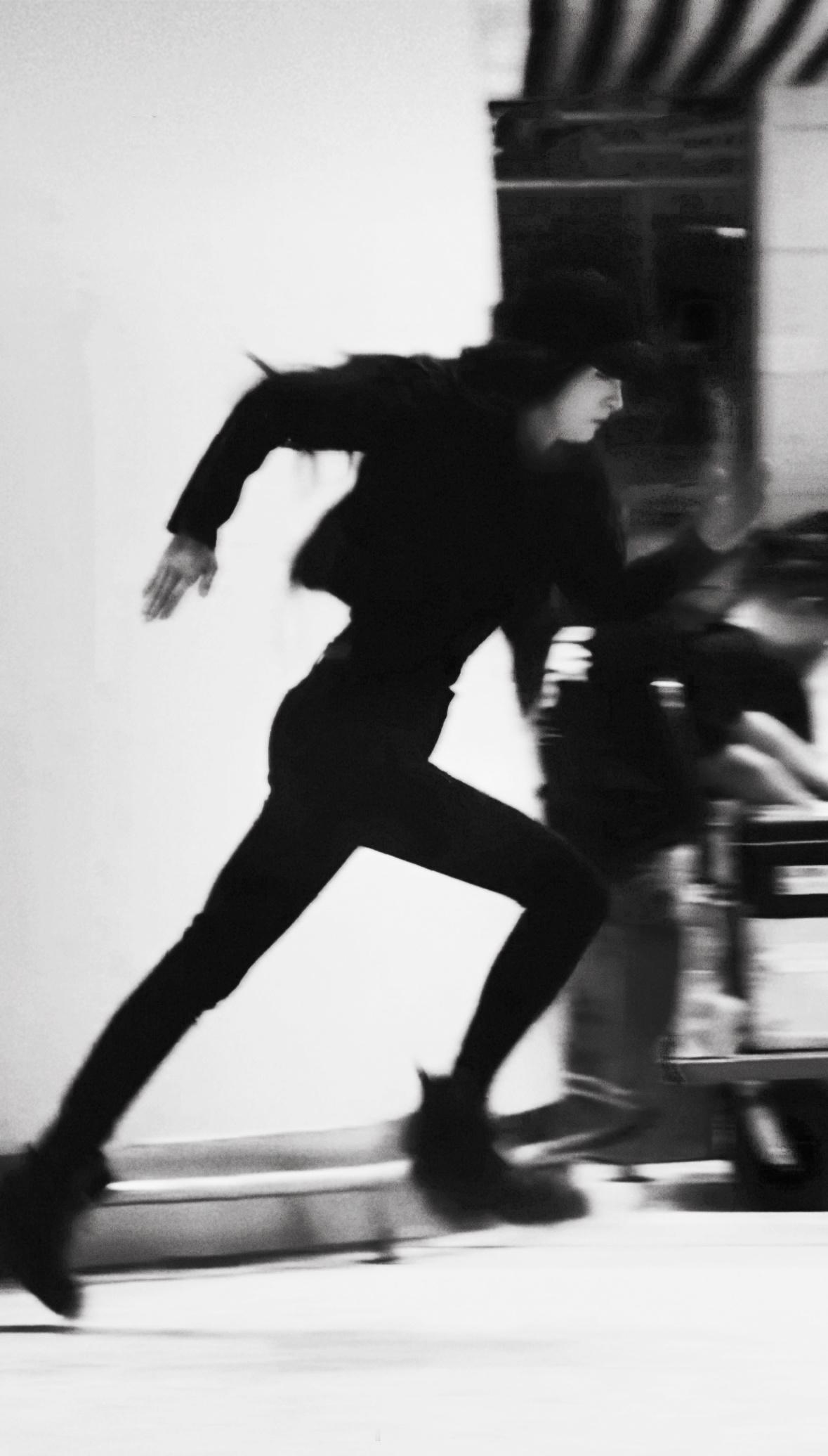 “猎人还是猎物？”“猎豹。” 杨幂好长 惊蛰无声